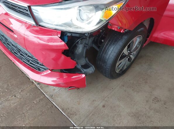 3KPA24AD1NE500318 2022 KIA RIO Red Widok z przodu