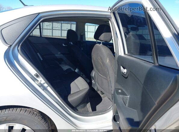 3KPA24AD2ME429905 2021 KIA RIO Silver VIN კოდის სტიკერის ხედი