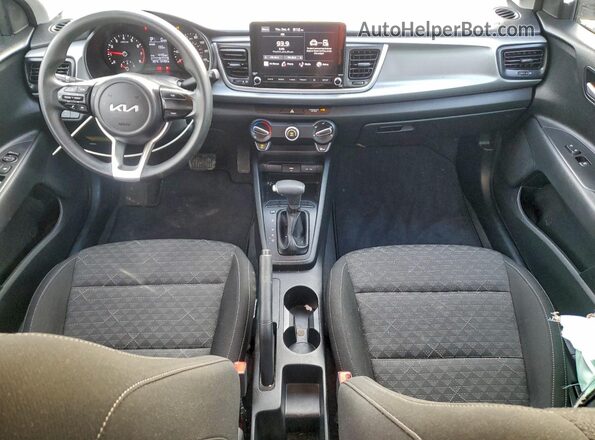 3KPA24AD2NE489488 2022 KIA RIO White Առջևի վահանակի տեսք