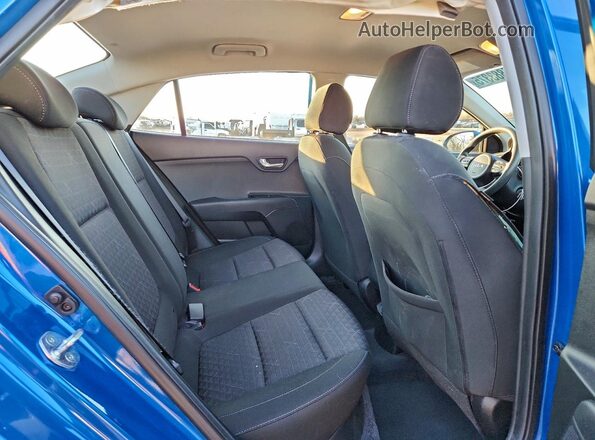3KPA24AD2NE504376 2022 KIA RIO Blue უკანა სავარძლების ხედი