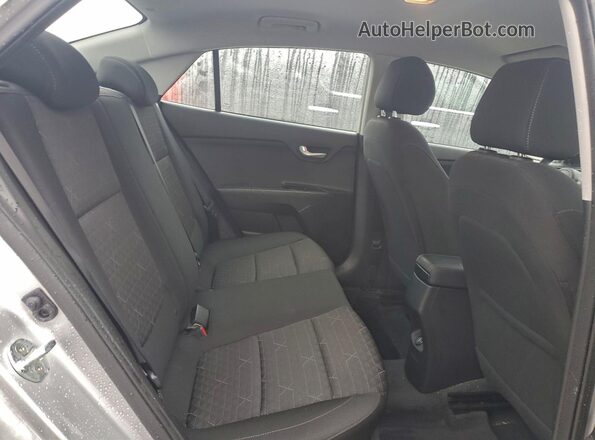 3KPA24AD3NE435049 2022 KIA RIO Silver Вид задніх сидінь