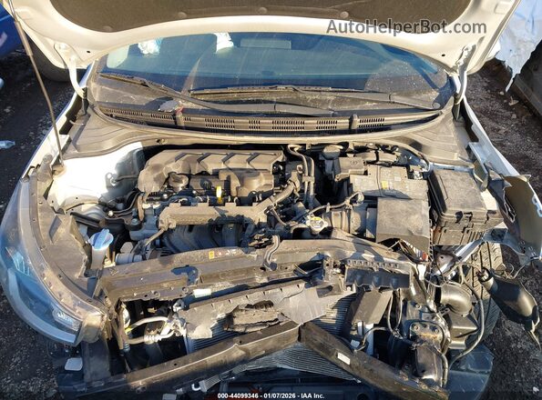 3KPA24AD4NE432015 2022 KIA RIO Silver Rear view