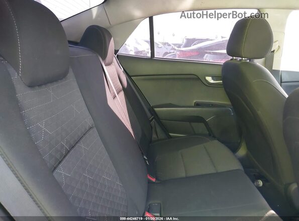3KPA24AD4NE486141 2022 KIA RIO Silver VIN կոդի պիտակի տեսք