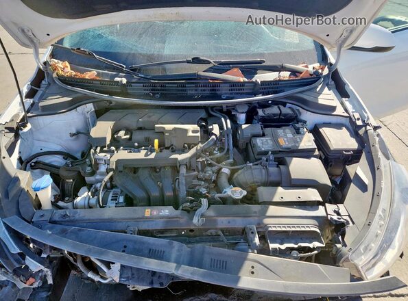 3KPA24AD5NE503500 2022 KIA RIO White Вид задньої частини салону