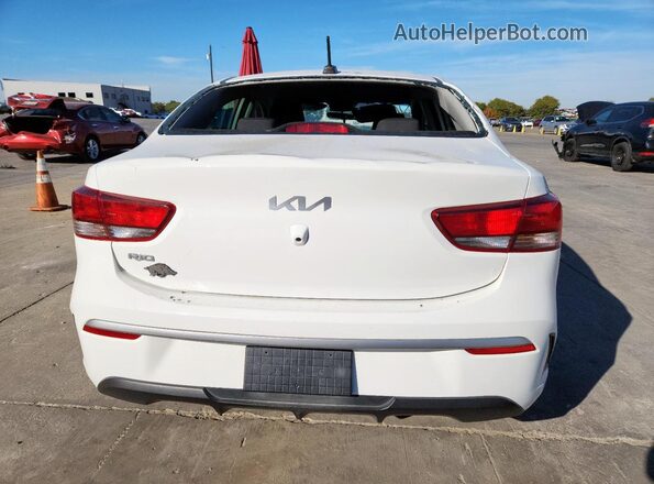 3KPA24AD5NE503500 2022 KIA RIO White Вид ззаду
