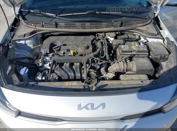 3KPA24AD6PE610672 2023 KIA RIO Silver უკანა ხედი