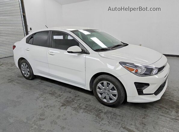 3KPA24AD7PE615699 2023 KIA RIO White Передня права чверть