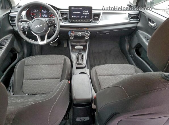 3KPA24ADXNE479436 2022 KIA RIO Silver Вид панелі приладів