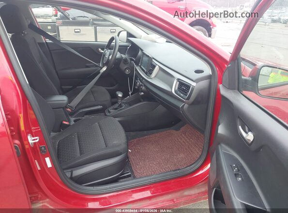 3KPA25AB8KE209900 2019 KIA RIO 5-DOOR Red Vista interior delantera