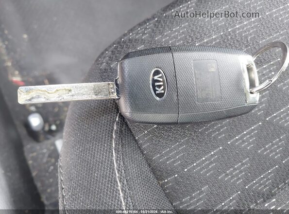 3KPA25AD8ME433267 2021 KIA RIO 5-DOOR Silver Widok deski rozdzielczej