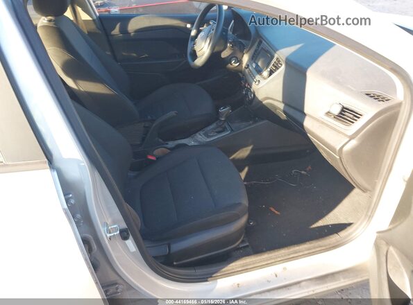 3KPC24A3XJE013743 2018 HYUNDAI ACCENT Silver 