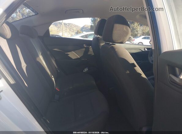 3KPC24A60LE104842 2020 HYUNDAI ACCENT White Widok naklejki z numerem VIN