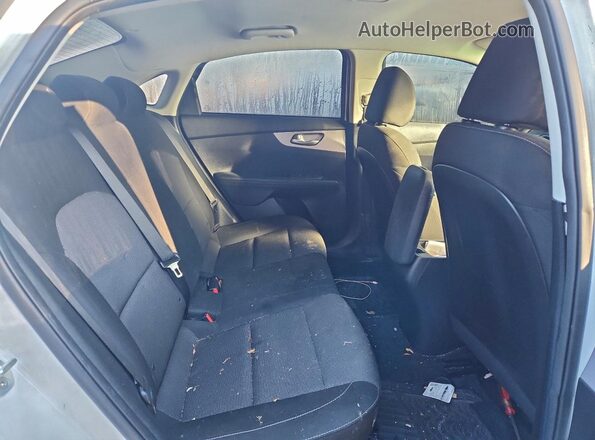 3KPF24AD0NE448010 2022 KIA FORTE White Вид задніх сидінь