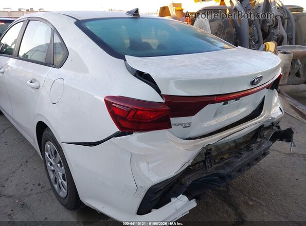 3KPF24AD1ME369301 2021 KIA FORTE White 