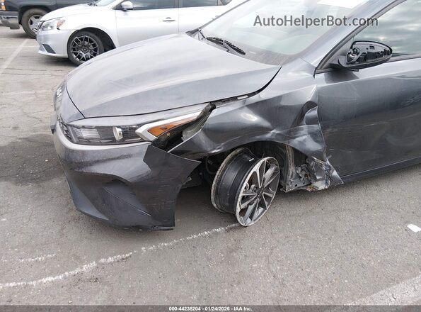 3KPF24AD1PE567784 2023 KIA FORTE Gray Front view