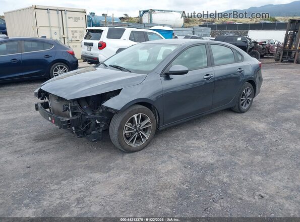 3KPF24AD2PE690882 2023 KIA FORTE Gray Vista tres cuartos delantera izquierda