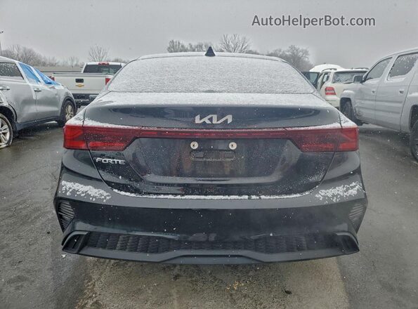 3KPF24AD3PE538190 2023 KIA FORTE Black Widok z tyłu