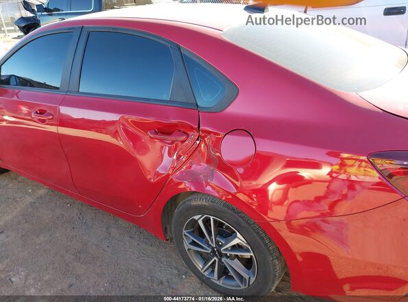 3KPF24AD7NE489735 2022 KIA FORTE Красный Вид спереди