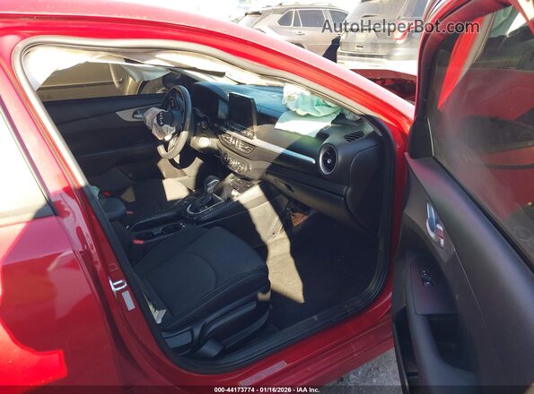 3KPF24AD7NE489735 2022 KIA FORTE Красный Вид салона спереди