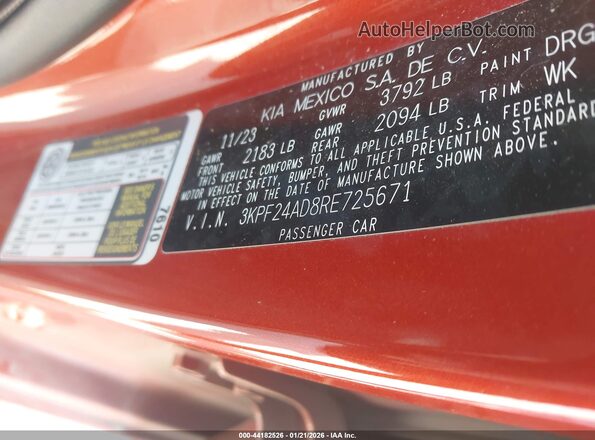 3KPF24AD8RE725671 2024 KIA FORTE Orange Vista del compartimento del motor