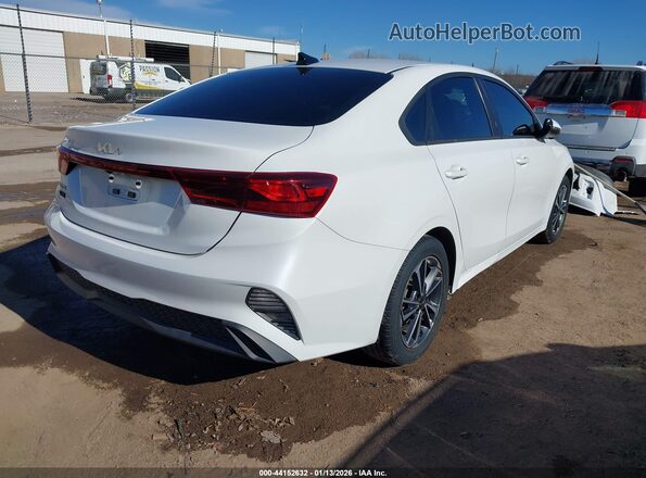 3KPF24AD9NE476551 2022 KIA FORTE White Հետևի աջ