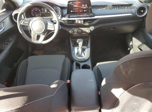 3KPF24AD9RE829702 2024 KIA FORTE Red Вид панелі приладів
