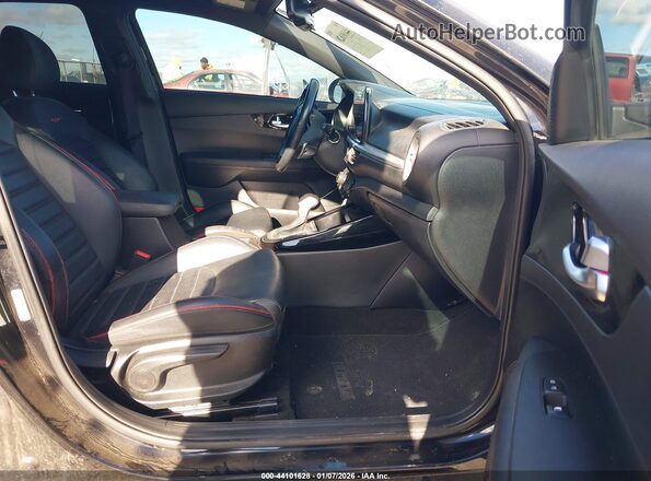 3KPF44AC3NE477535 2022 KIA FORTE Black Вид салону спереду