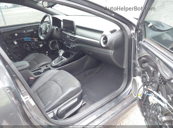3KPF54AD1NE468659 2022 KIA FORTE Gray Front interior view