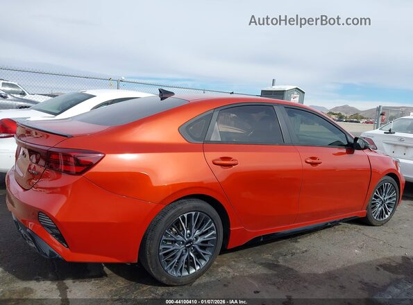 3KPF54AD2NE486328 2022 KIA FORTE Orange Вид задньої частини салону
