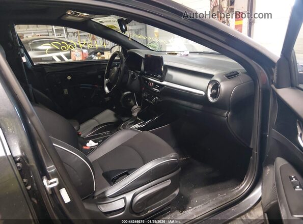 3KPF54AD5PE563227 2023 KIA FORTE Gray Vista interior delantera
