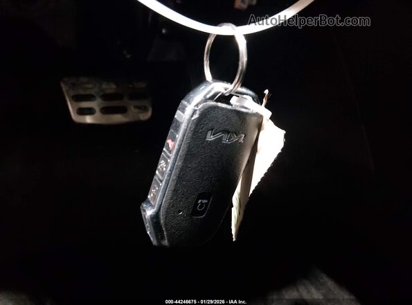 3KPF54AD5PE563227 2023 KIA FORTE Gray Vista del salpicadero