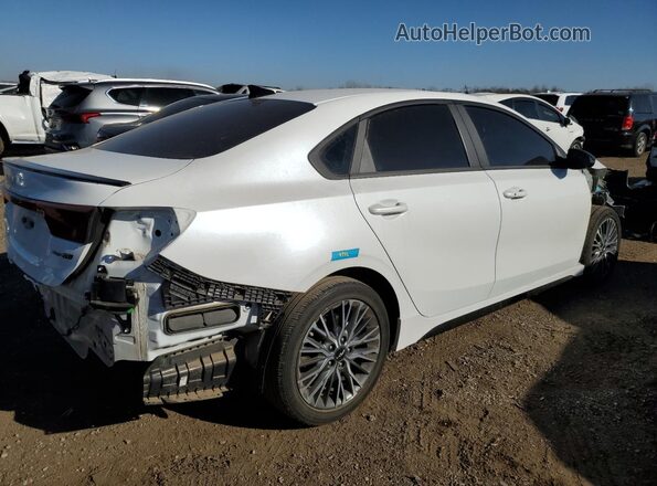 3KPF54AD8NE426845 2022 KIA FORTE White უკანა მარჯვენა