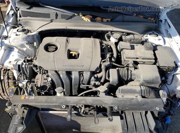 3KPF54AD8NE426845 2022 KIA FORTE White უკანა სალონის ხედი