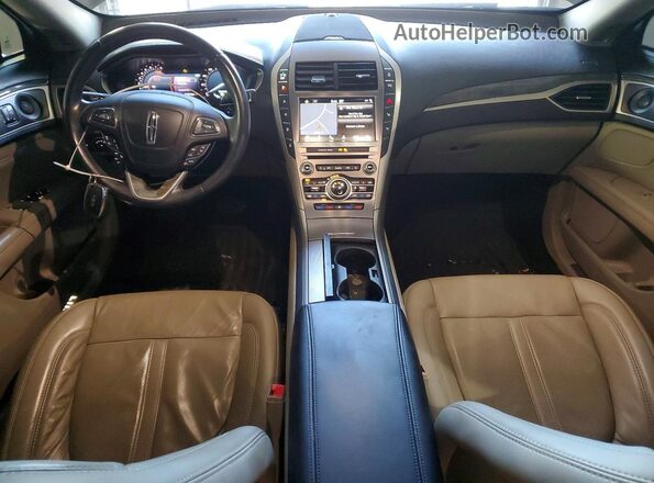 3LN6L5FC0JR615953 2018 LINCOLN MKZ Серебряный Вид панели приборов