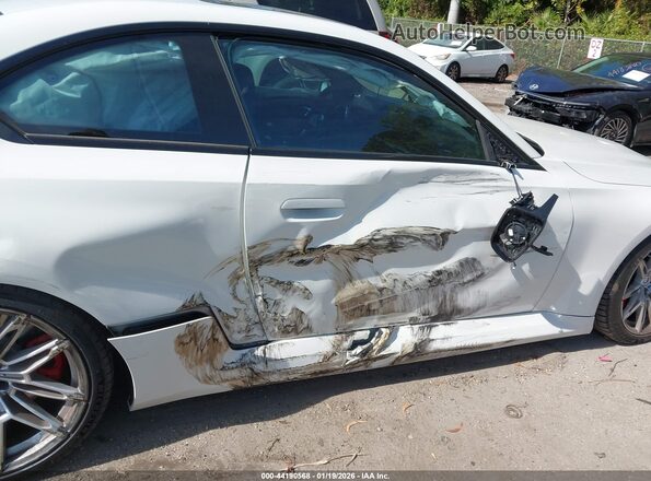 3MF23DM00S8F30671 2025 BMW M2 White Widok z przodu