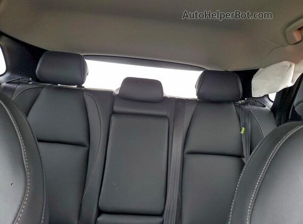 3MVDMBCL1LM132143 2020 MAZDA CX-30 Silver Widok tylnych siedzeń