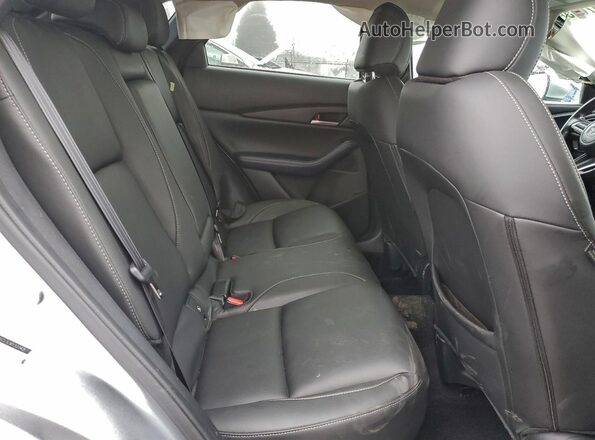 3MVDMBCL1LM132143 2020 MAZDA CX-30 Silver Widok wnętrza z tyłu