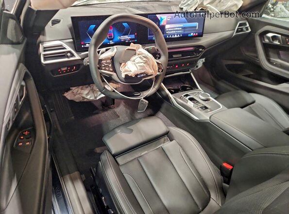 3MW33CM02S8F42805 2025 BMW 2 SERIES Black Widok deski rozdzielczej
