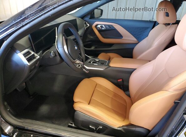 3MW33CM04S8F82299 2025 BMW 2 SERIES Black Widok wnętrza z przodu