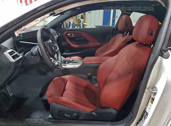 3MW33CM05S8F36545 2025 BMW 2 SERIES White Вид салону спереду