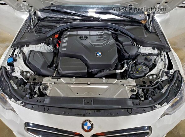 3MW33CM05S8F36545 2025 BMW 2 SERIES White Вид задньої частини салону