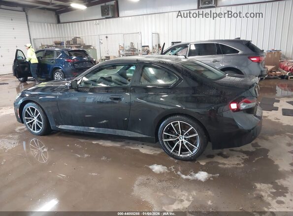 3MW33CM08R8E22405 2024 BMW 2 SERIES Black Widok wnętrza 360 stopni
