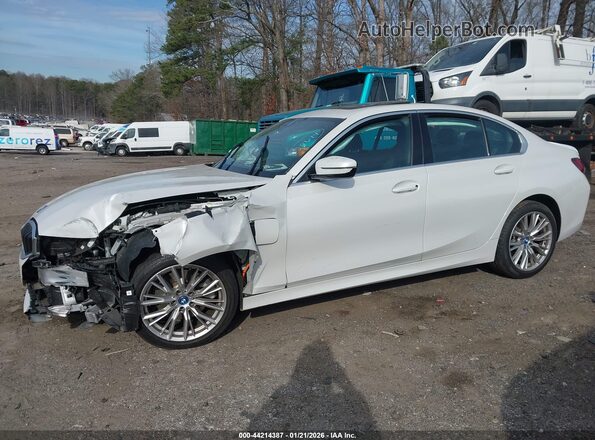 3MW39FF04R8E48545 2024 BMW 3 SERIES White Widok wnętrza z tyłu