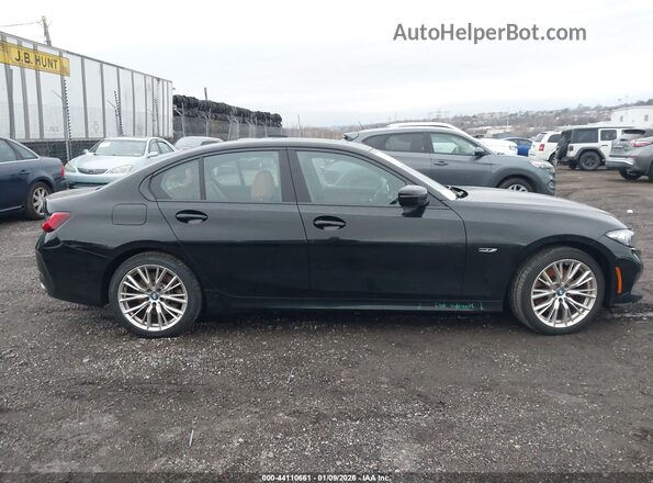 3MW39FS01P8D04647 2023 BMW 3 SERIES Black უკანა სალონის ხედი