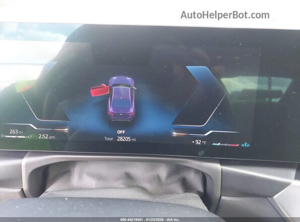 3MW43CM0XP8C98462 2023 BMW M2 Purple Vista de los asientos traseros