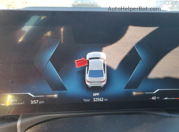3MW49FF07R8E21103 2024 BMW M3 Gray ხელსაწყოთა პანელის ხედი