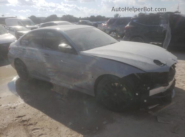 3MW49FS03R8E31486 2024 BMW M3 Gray Delantero derecho