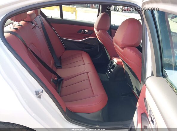 3MW59FT08T8G03649 2026 BMW M3 White Widok naklejki z numerem VIN