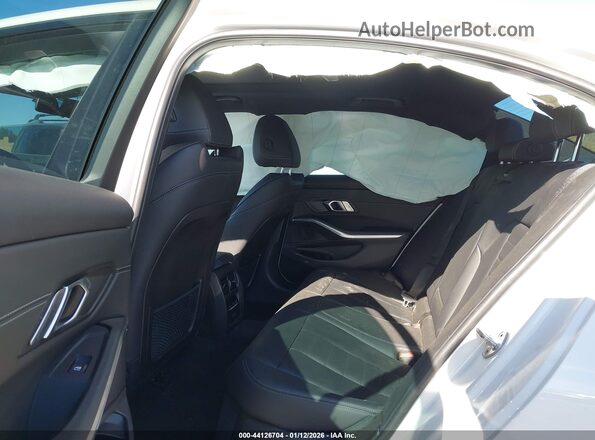 3MW5P7J06N8C77321 2022 BMW 3 SERIES White VIN კოდის სტიკერის ხედი