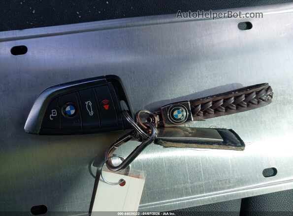 3MW5R1J01M8B62017 2021 BMW 3 SERIES Бирюзовый Вид панели приборов